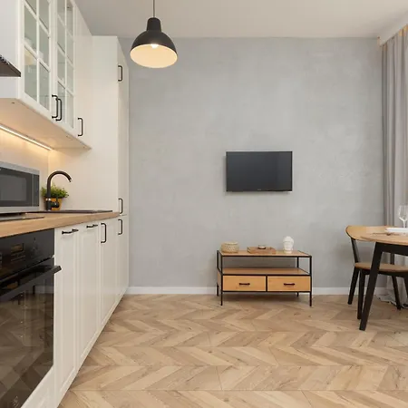 Appartamento Twilight For 3 Guests Wola By Renters